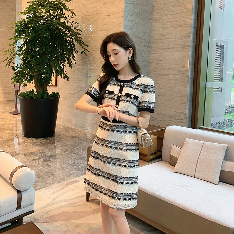 [奢姿轻奢系列]大码女装2024夏季减龄条纹裙子胖妹妹时尚连衣裙