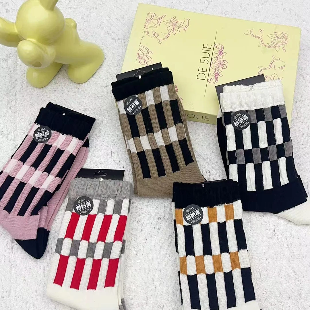 rd3074  五双女高筒条纹撞色拼接秋冬袜