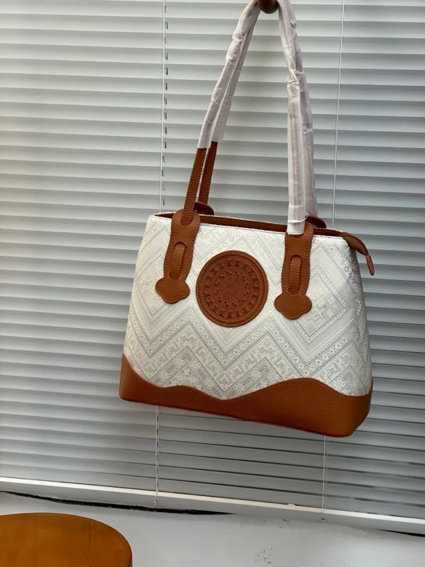 百鸟苗艺壮族壮锦手工铜鼓托特包