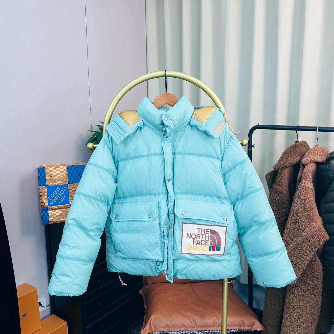 Gucci/古驰 灰绿色tnf联名款logo羽绒服 s码/全新带吊牌