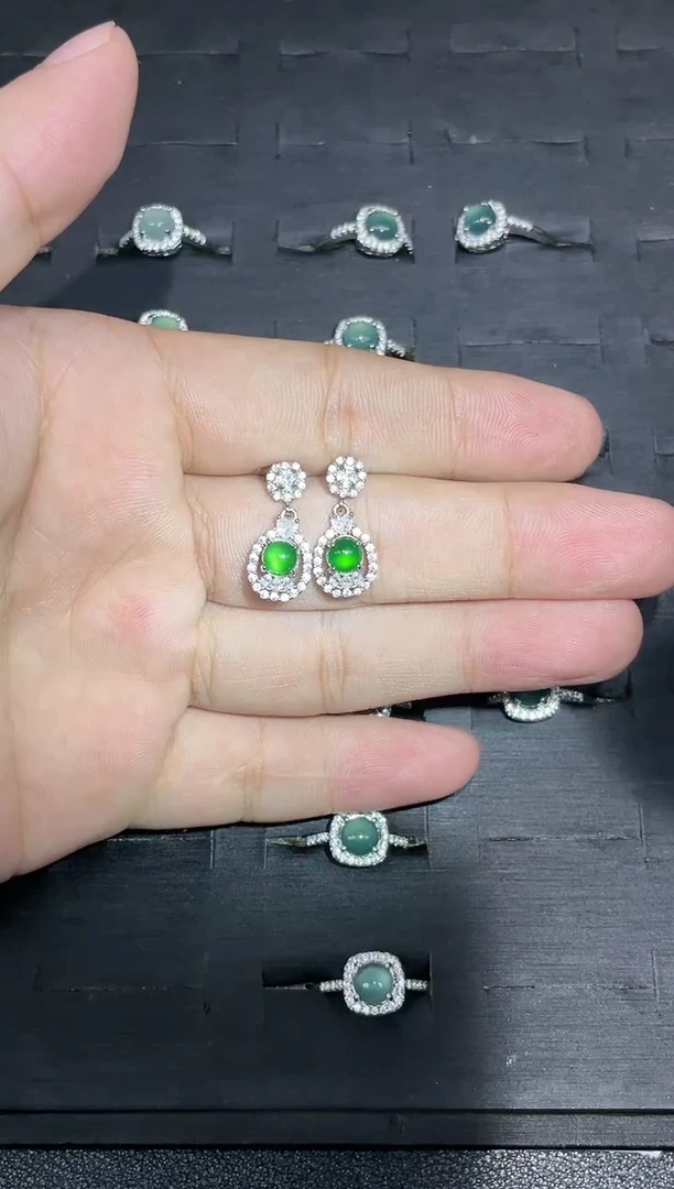 【闪购商品】翡翠耳坠银S925镀金镶嵌冰阳绿-168