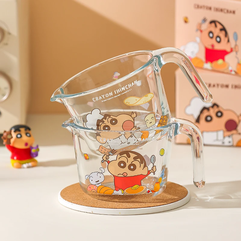 川岛屋蜡笔小新玻璃量杯厨房用食品级耐高温烘焙计量带刻度打蛋杯