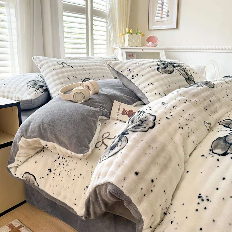 本与月秋冬新款加厚印花牛奶绒泡泡荷叶边四件套宿舍床品套件