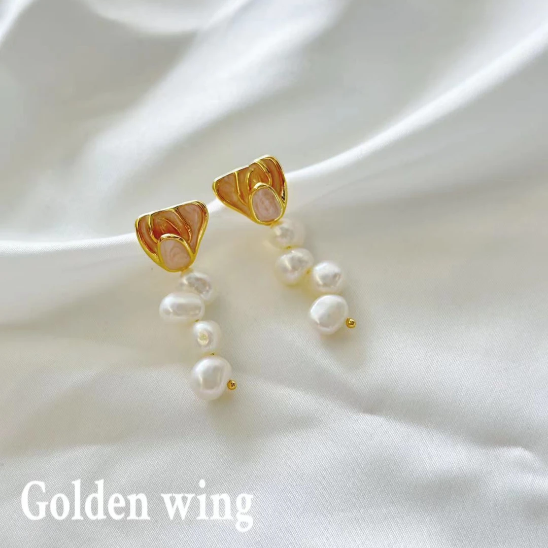 铜合金合成锆石耳饰 Golden wing百搭复古不规则仿珍珠耳饰1075