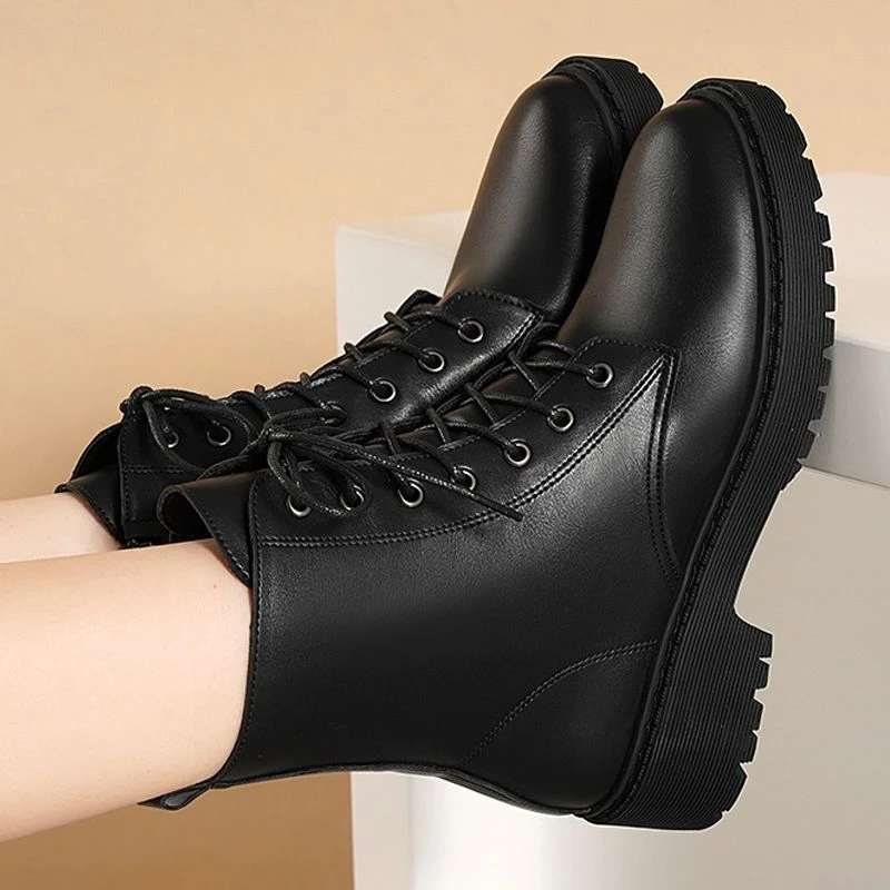 2024年秋冬季新款马丁靴女士英伦风厚底时尚百搭复古网红爆款短靴