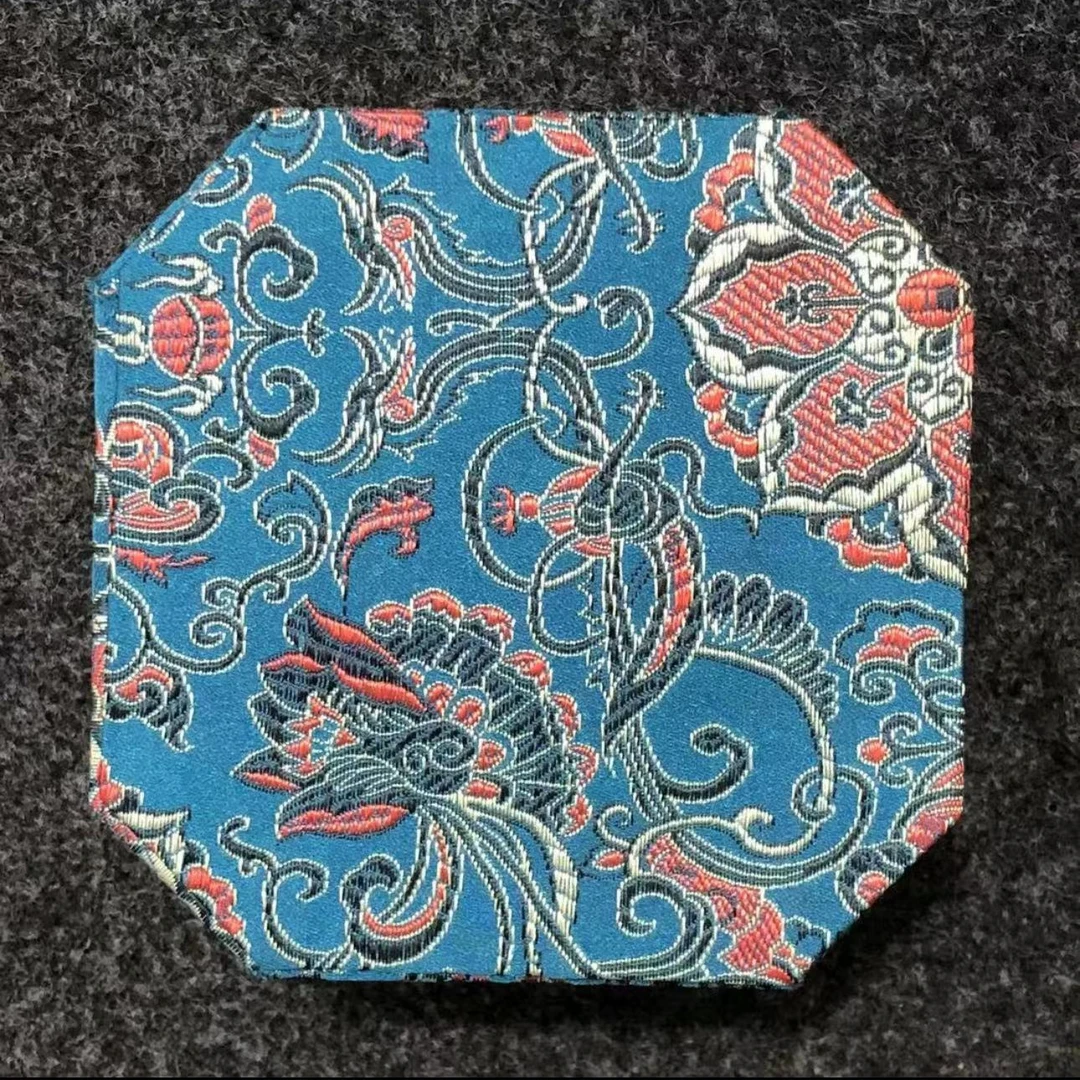 XZ99 A330(待拍链接)手工锦绣布盒摆件