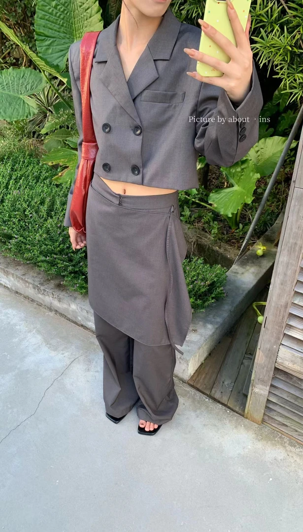 about  INS ( 88225#库) 时尚设计感裤子 kc