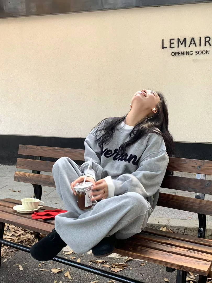 YY（8139#库）韩版简约气质字母卫衣 KC