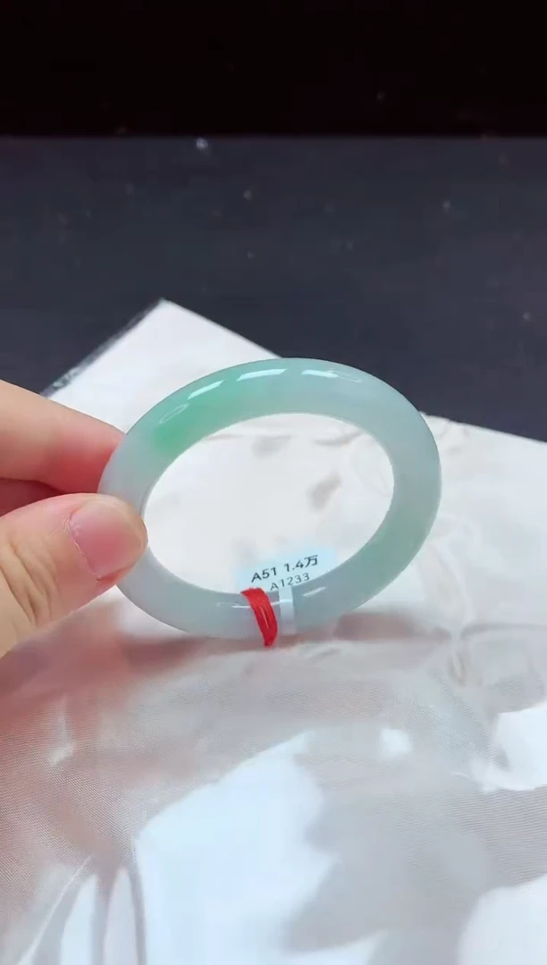 【闪购商品】翡翠手镯未镶嵌镯子51