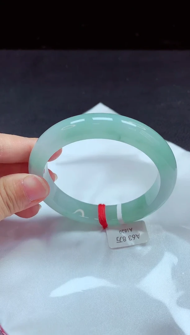 【闪购商品】翡翠手镯未镶嵌镯子63