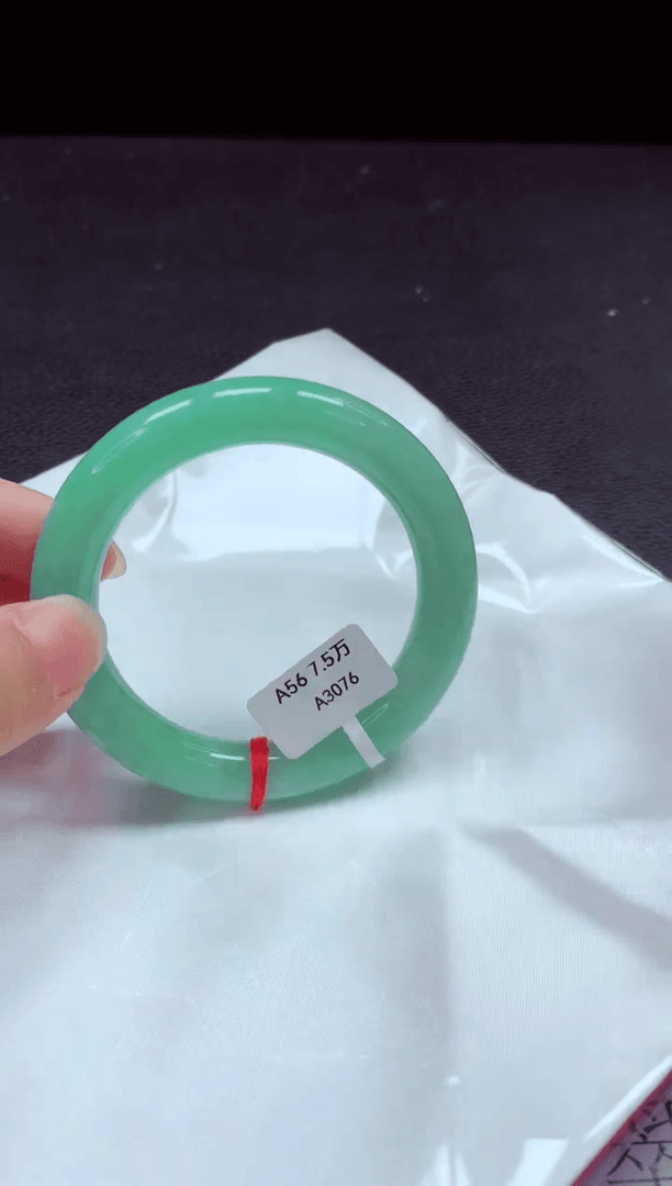 【闪购商品】翡翠手镯未镶嵌镯子56+