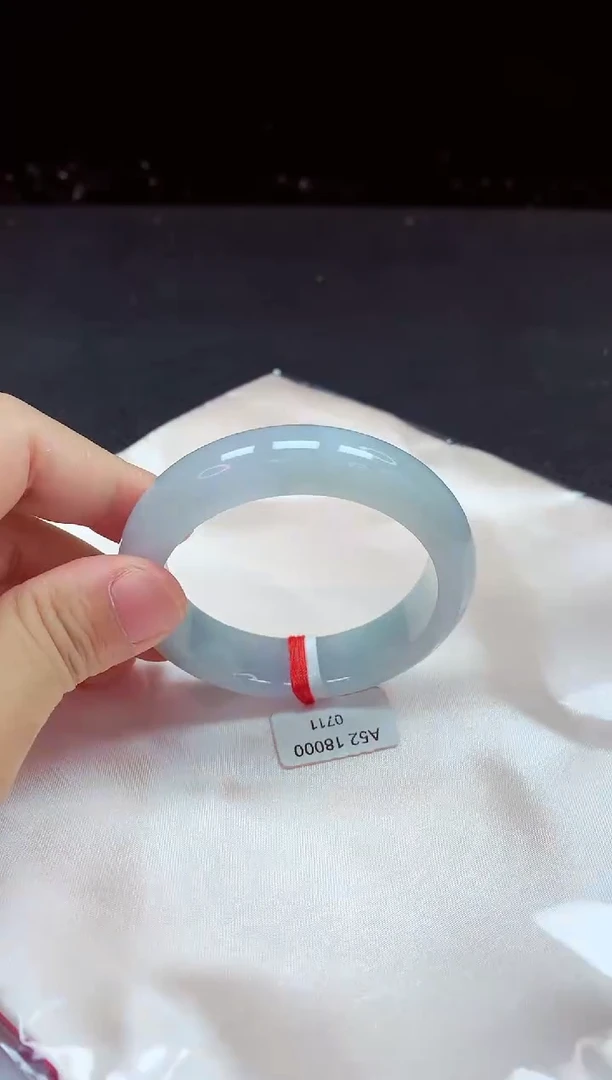 【闪购商品】翡翠手镯未镶嵌手镯52