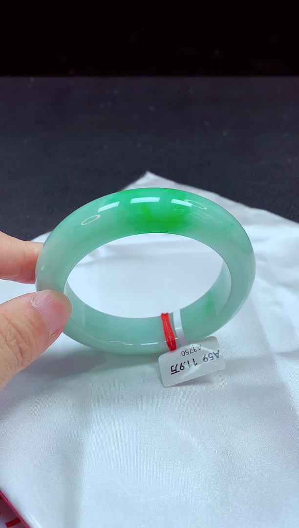 【闪购商品】翡翠手镯未镶嵌镯子