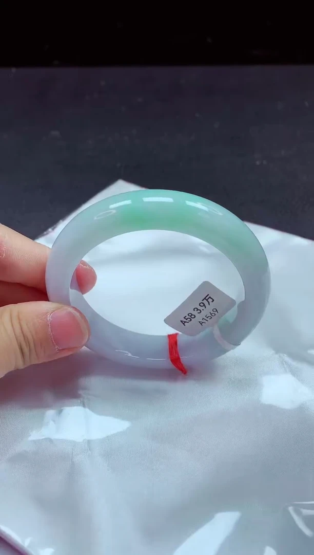 【闪购商品】翡翠手镯未镶嵌镯子58