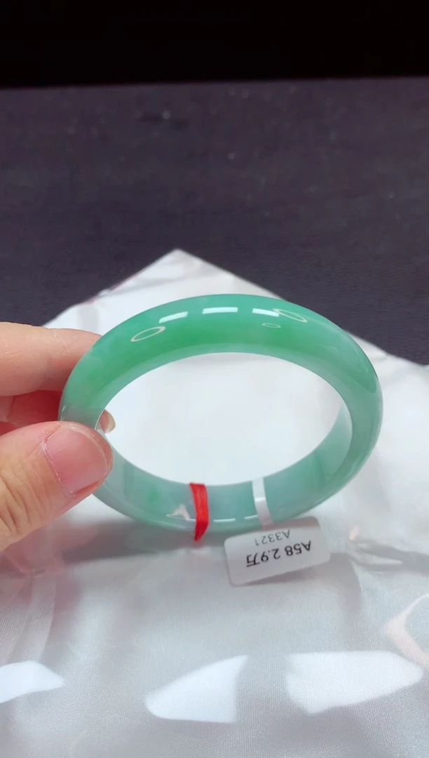 【闪购商品】翡翠手镯未镶嵌镯子58+
