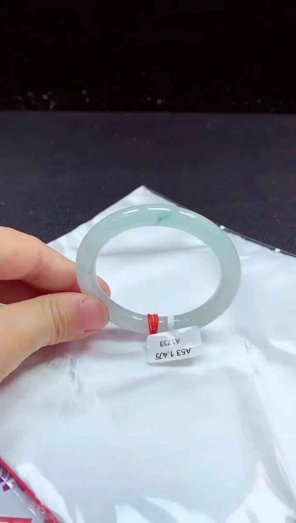 【闪购商品】翡翠手镯未镶嵌手镯
