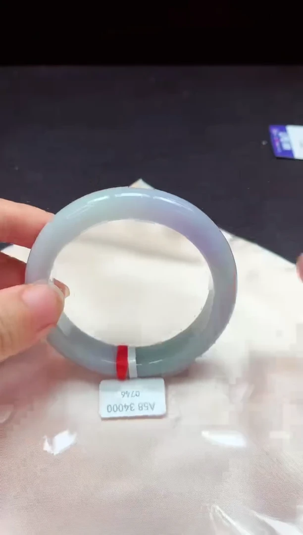 【闪购商品】翡翠手镯未镶嵌镯子58+