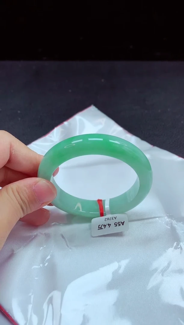 【闪购商品】翡翠手镯未镶嵌镯子55