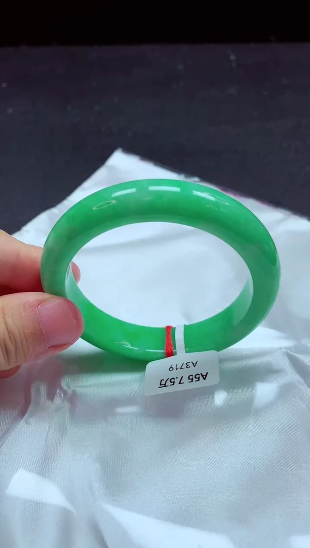 【闪购商品】翡翠手镯未镶嵌手镯55