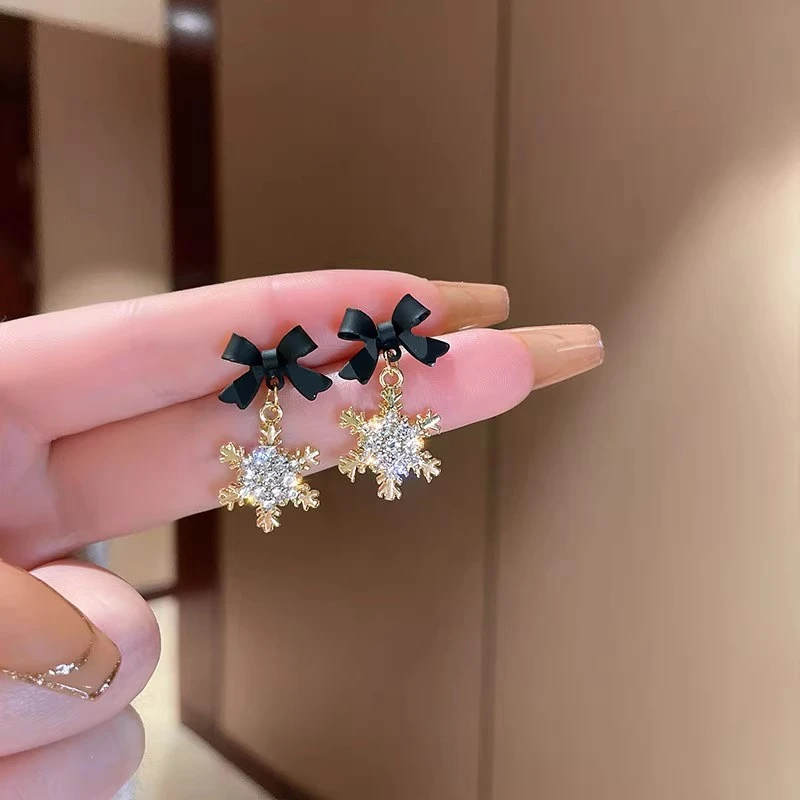合金耳饰 雪花满镶合金蝴蝶结超闪小清新精致百搭气质轻奢时尚