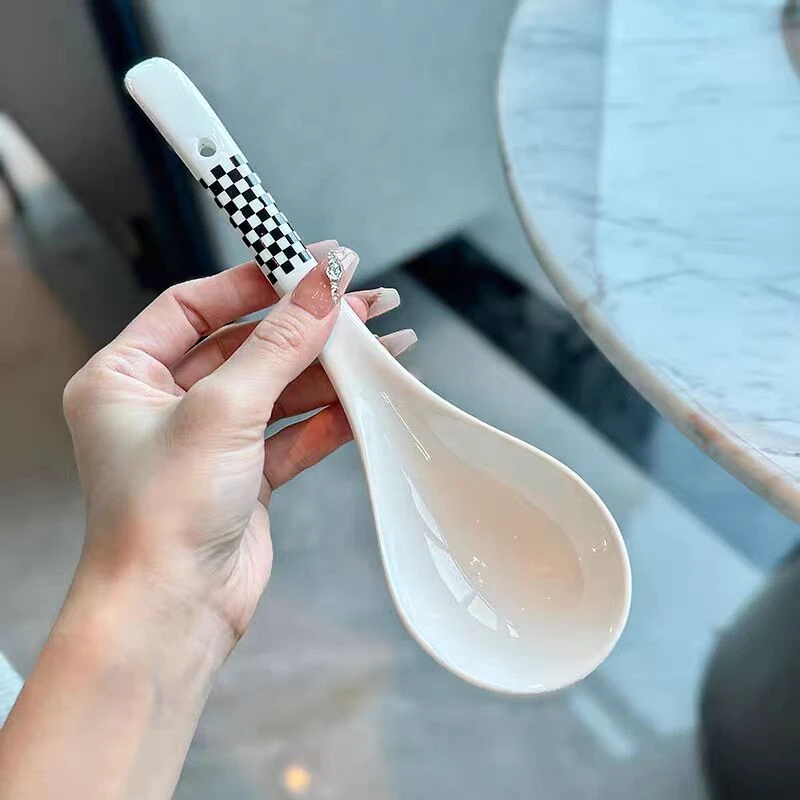 赫本风陶瓷大汤勺家用高颜值大号长柄勺子火锅勺盛汤盛粥汤勺