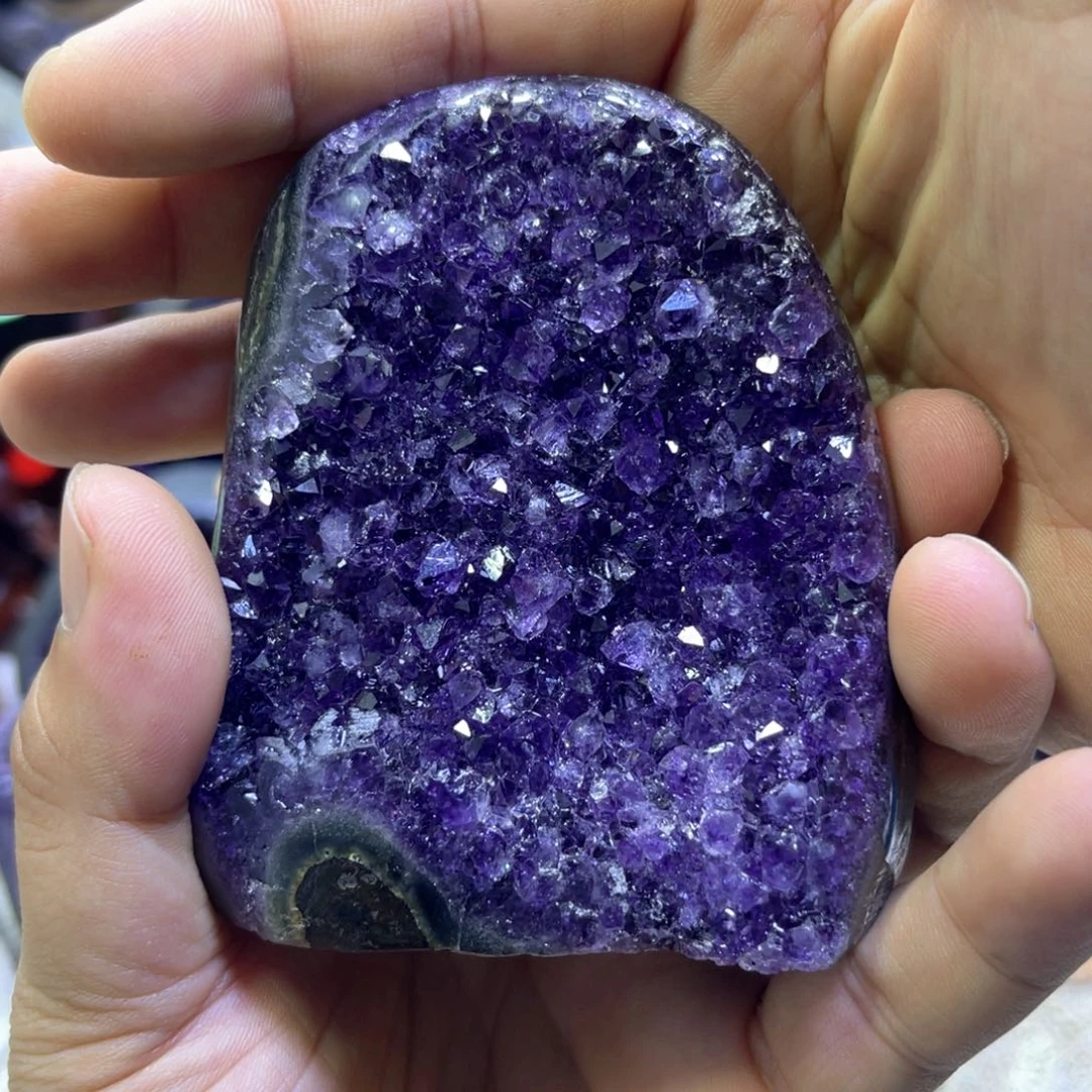 水晶摆件未镶嵌紫水晶