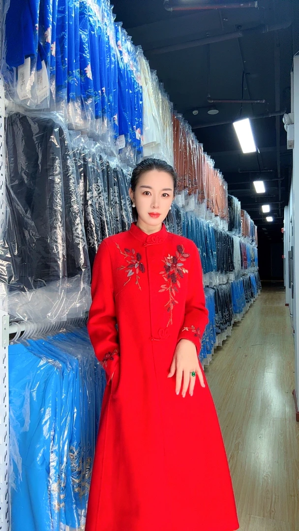YN-6669-2025秋冬新款中式国风刺绣红色高端设计双面大衣