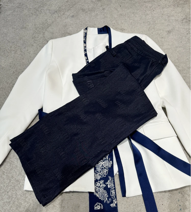 806-2025提花加厚阔腿裤女秋冬新款直筒休闲裤垂坠感拖地牛仔长裤