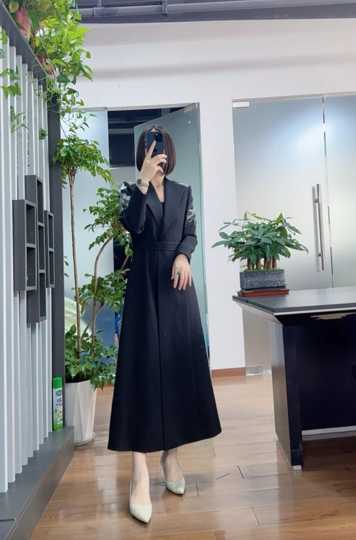 美人鱼专属-862-2025秋冬新款国风刺绣气质显瘦高级中长款大衣