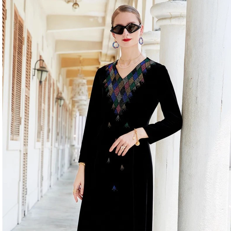 35173欧依云中年洋气妈妈收腰大码显瘦过膝连衣裙秋装2023新款