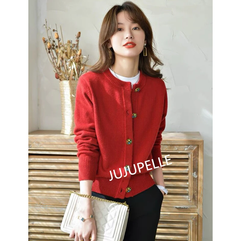 2025春季款洋气红色针织衫开衫女士宽松显瘦圆领彩扣外套长袖上衣