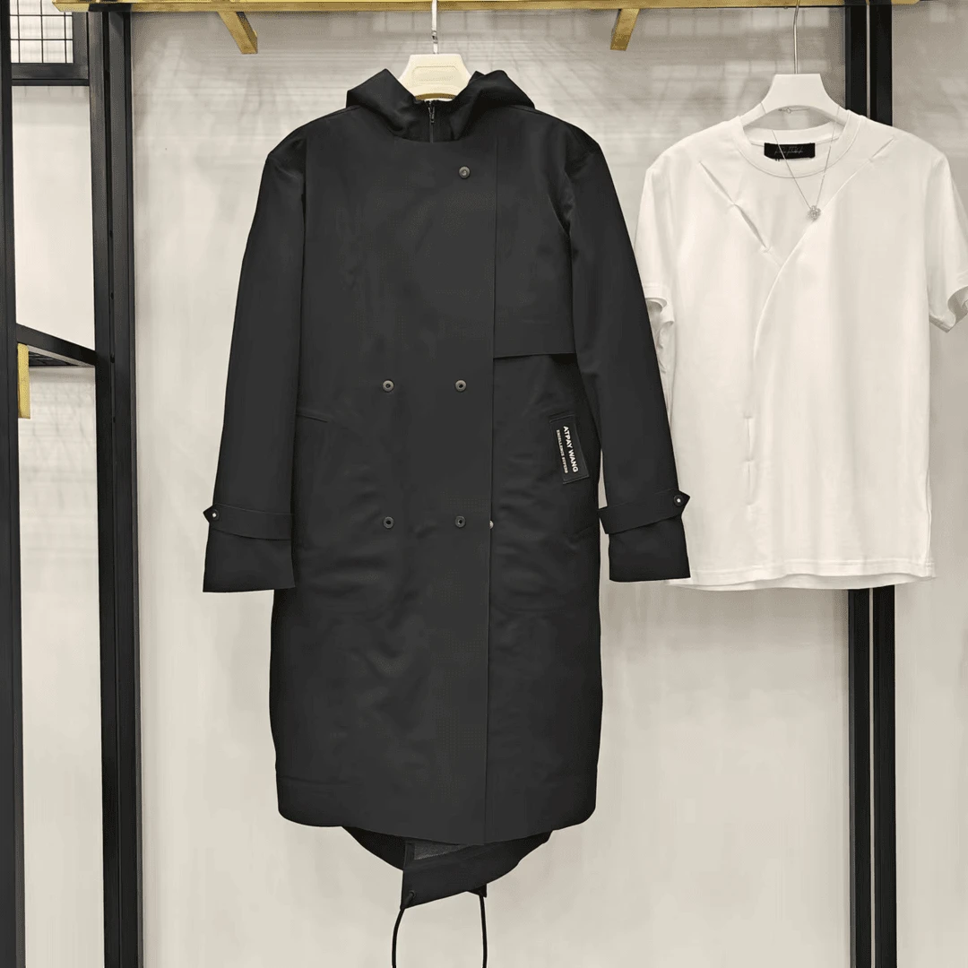 女款时尚休闲运动风连帽冲锋衣