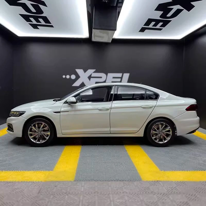 国产原厂2019款全新大众宝来轿车1:18合金仿真汽车模型大众车模