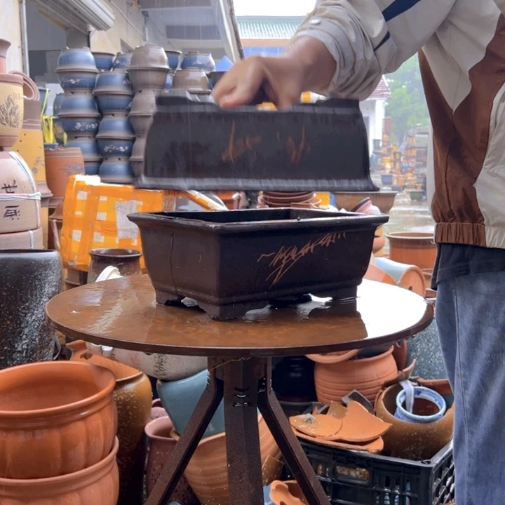 紫砂20CM（含）-50CM（不含）26-26棕色马槽