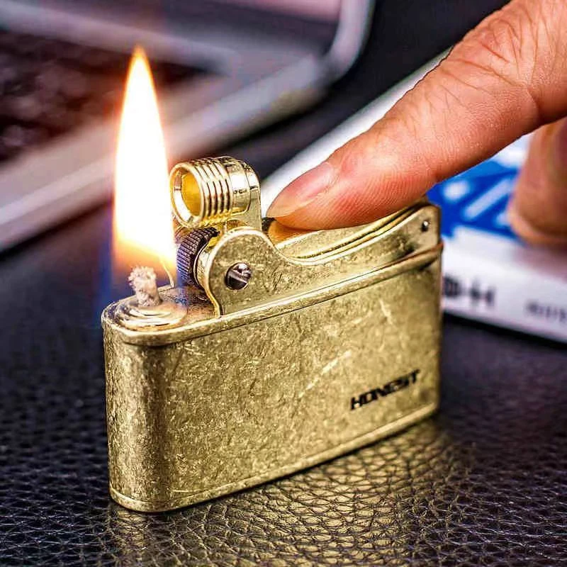 百诚煤油打火机一键按压点火防风创意个性复古老式超薄户外便携男