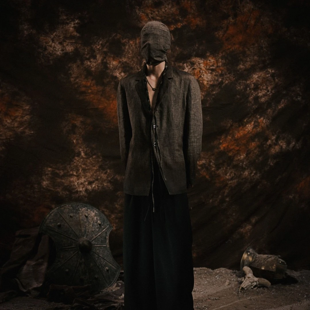 TAM TUAS《流浪者之歌》Houndstooth 碳熏飘带西服 设计师 暗黑风