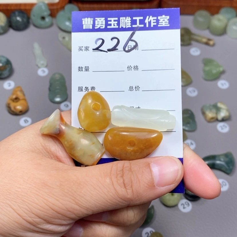 【闪购商品】蛇纹石玉颈饰未镶嵌?****?