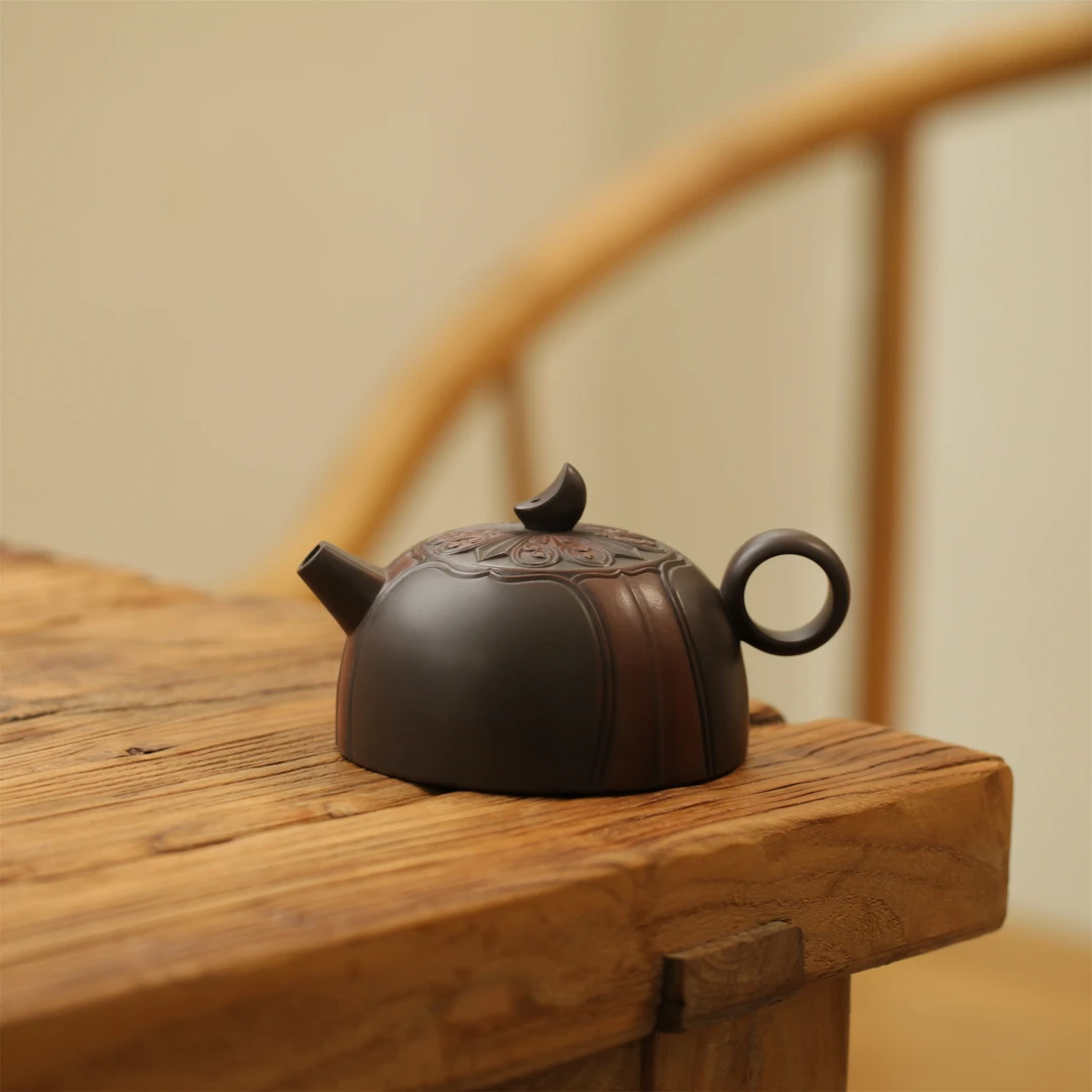 壶说坭兴 义陶阁 日月同辉 浮雕缠枝莲纹 250CC 坭兴陶手工茶具