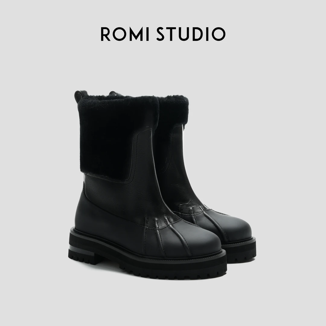 ROMI STUDIO”重塑经典“丝绸牛皮加绒厚底圆头中筒雪地靴23AWS072