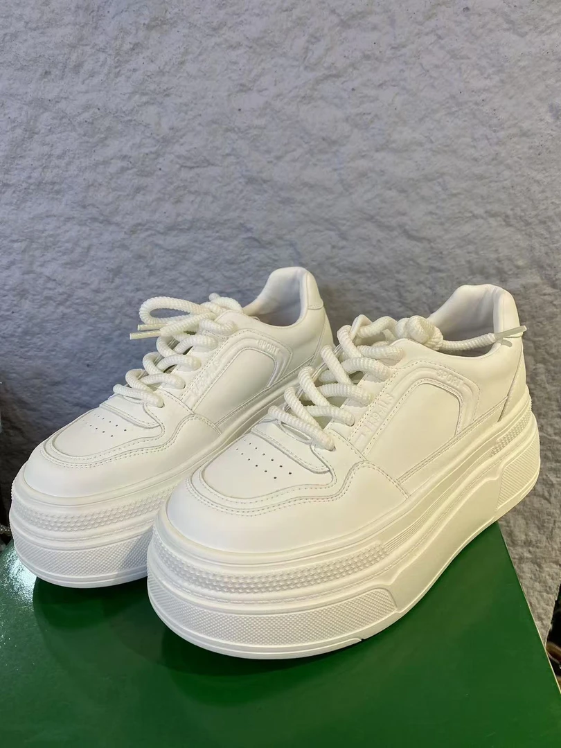 1031【济洲岛】真皮厚底小白鞋女2024新款黑白运动板鞋