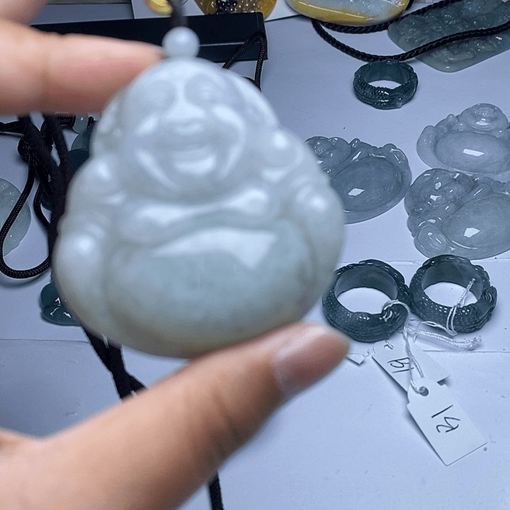 翡翠颈饰未镶嵌翡翠
