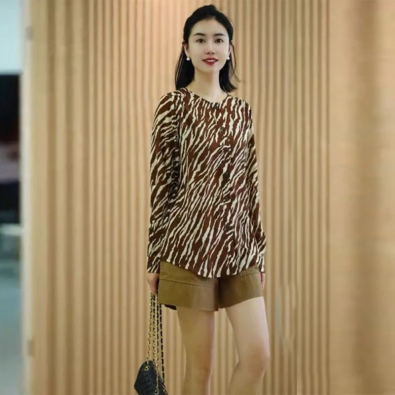 设计感宽松大码印花百搭气质衬衫2024秋季新款遮肉显瘦小衫上衣女