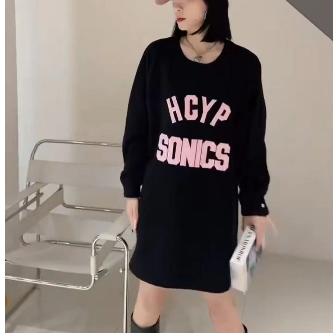 字母贴布绣卫衣加绒9960时尚休闲宽松百搭圆领饕餮大码女装