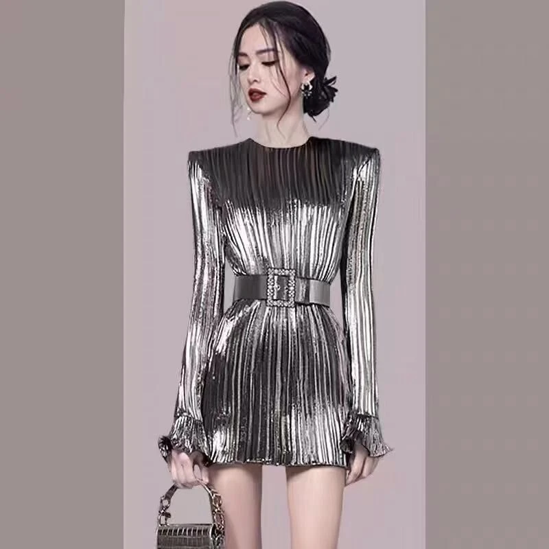 高级设计感小众收腰时尚银色短裙气质春装新款女装轻奢礼服连衣裙