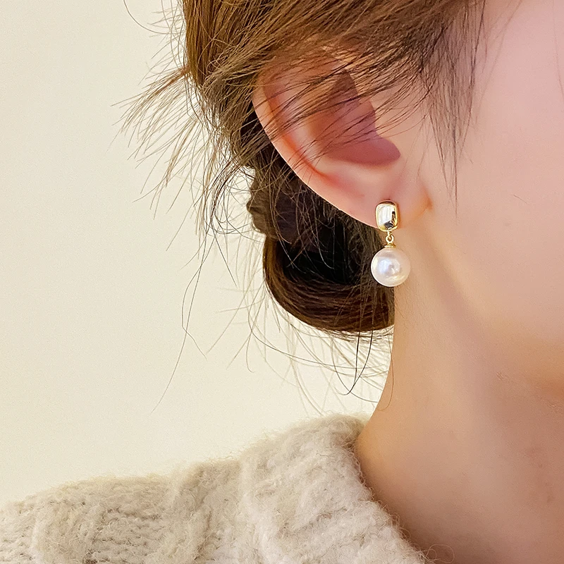 铜合金耳饰 高级感金属珠珠耳钉女简约百搭气质时尚耳环耳饰