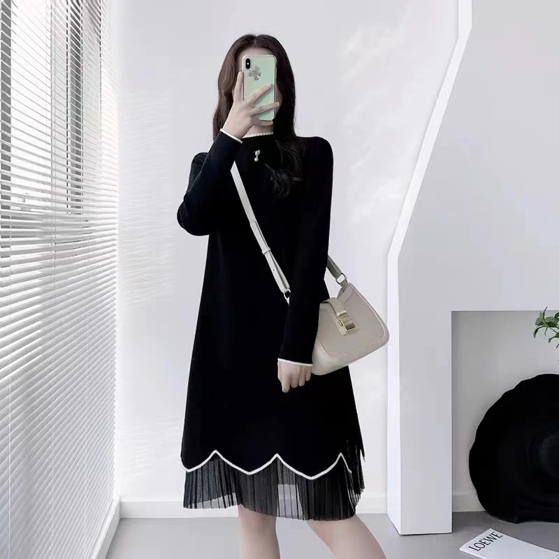 2025连衣裙女秋冬新款挂坠蕾丝拼接收腰配大衣打底裙毛衣裙