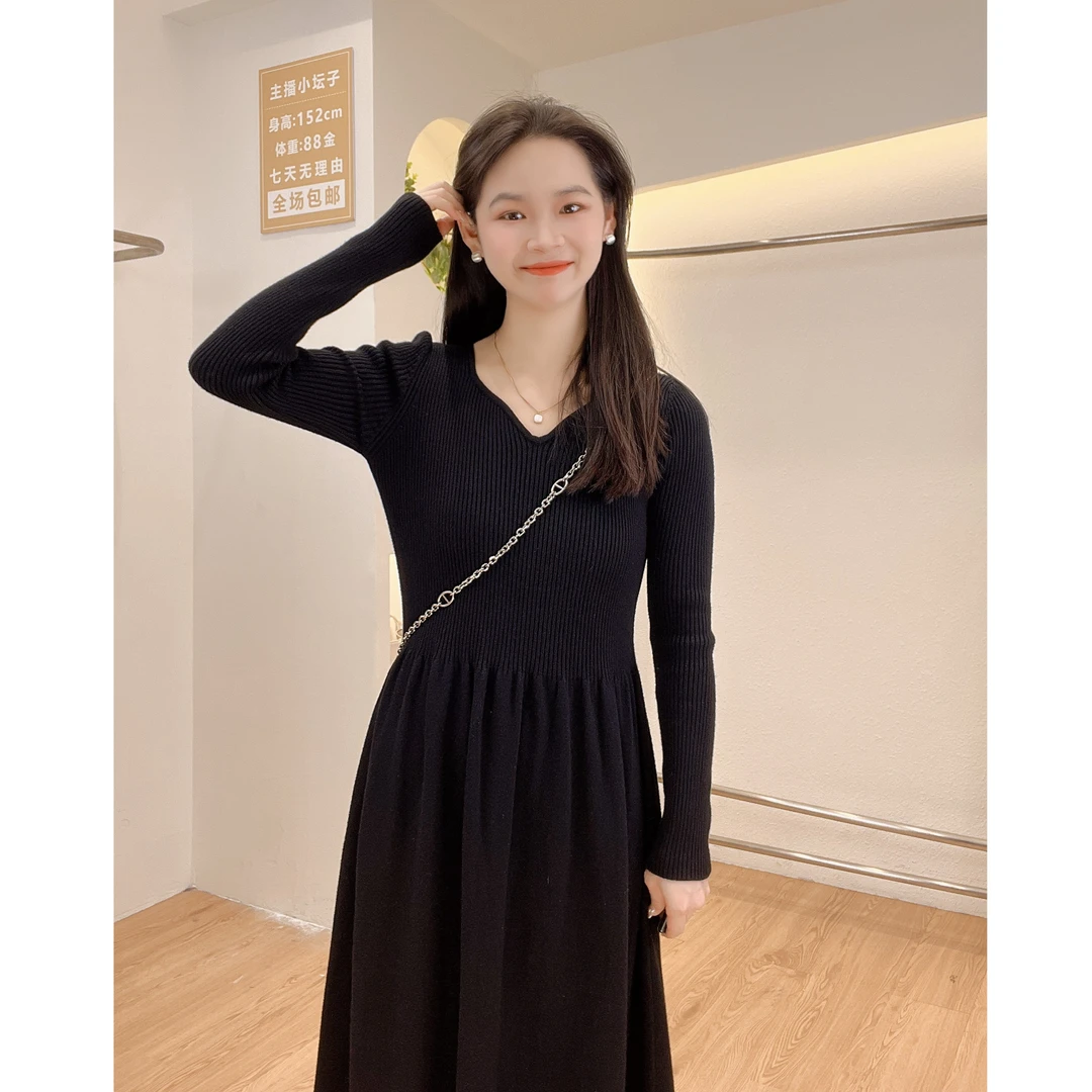 【小个子】2023秋冬新款法式气质收腰显瘦海鸥领针织连衣裙