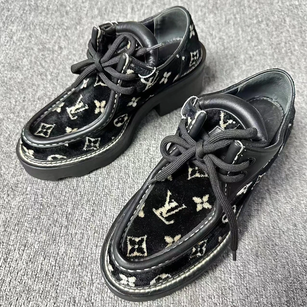 LouisVuitton/路易威登仔仔折扣 黑色绒面老花德比靴 38码 120