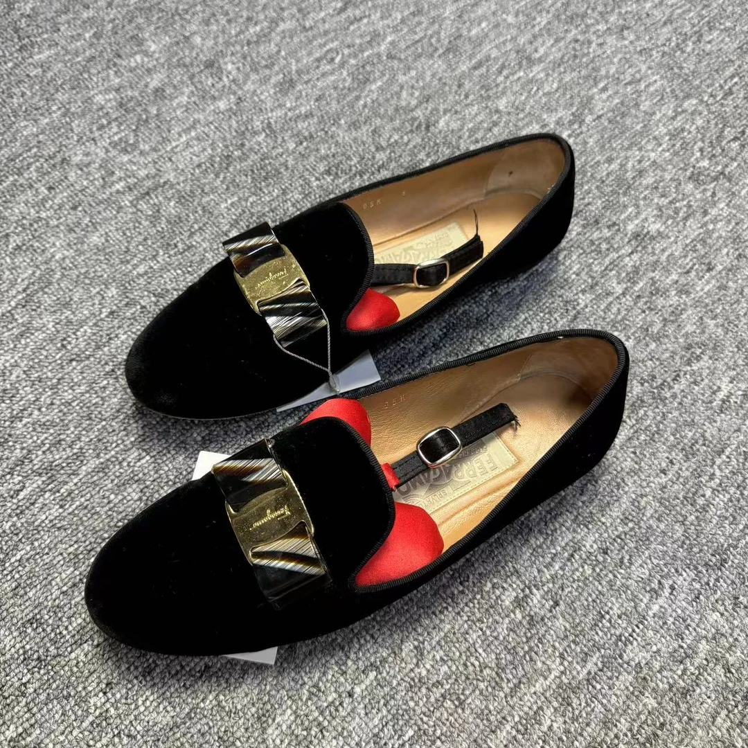 FERRAGAMO/菲拉格慕仔仔折扣 女士黑色绒面休闲时尚平底鞋36码104