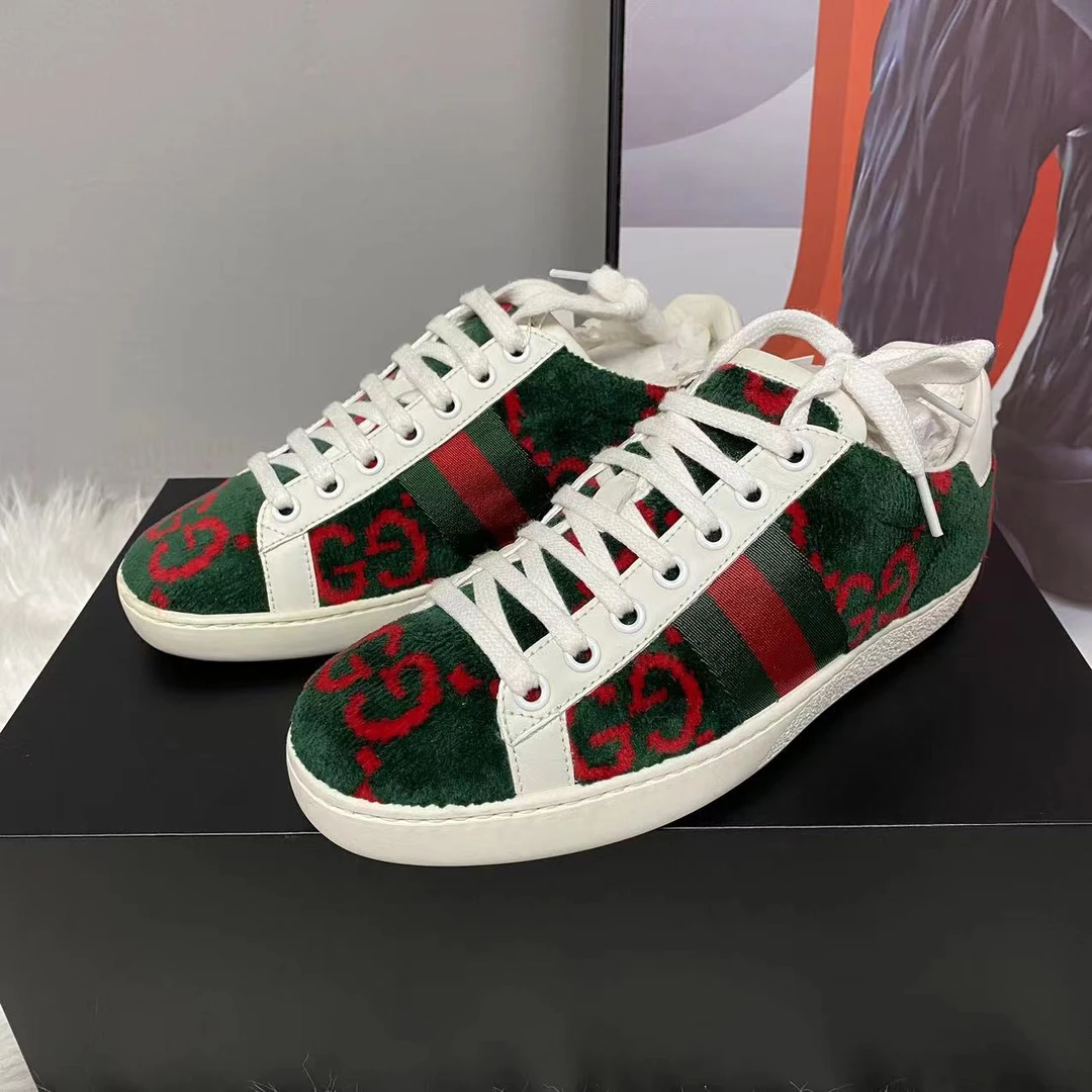 GUCCI/古驰【仔仔女鞋折扣】绿色绒面板鞋35欧码 349